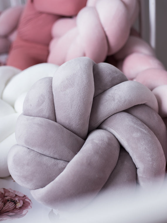 Poduszka Knot Pillow Ciemnoszara