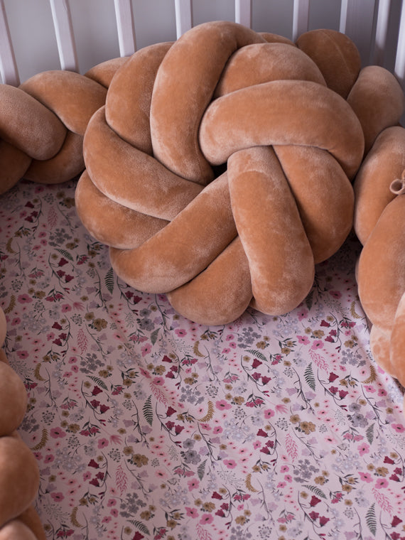 Poduszka Knot Pillow Cynamonowa