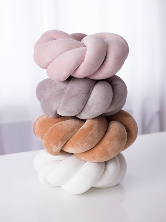 Poduszka Knot Pillow Cynamonowa