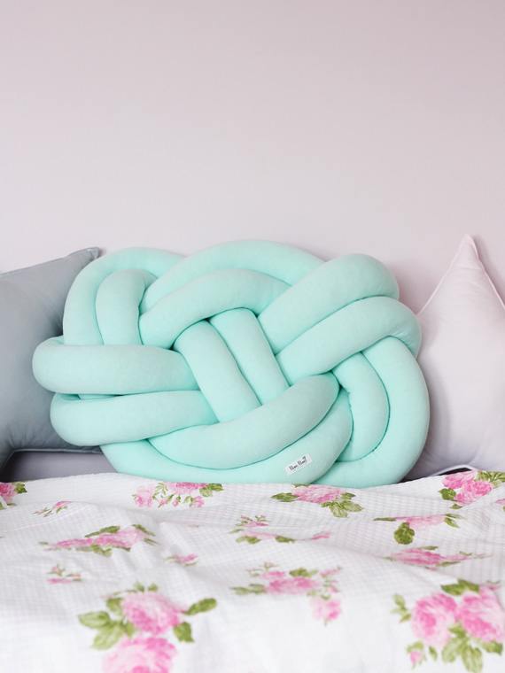 Knot Pillow – Poduszka Supeł – miętowa